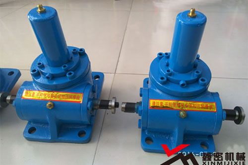 蝸輪絲桿升降機(jī)